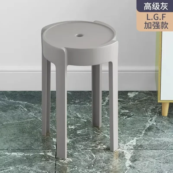 Stilvoller Plastikhocker